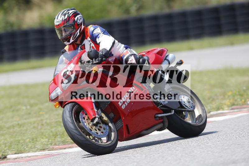 /27 12.06.2025 Ducati Schweiz Trackday Warmup  ADR/blau-bleu/38